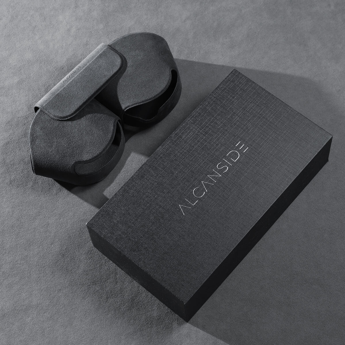 AirPods Max Alcantara Smart Case - Space Grey