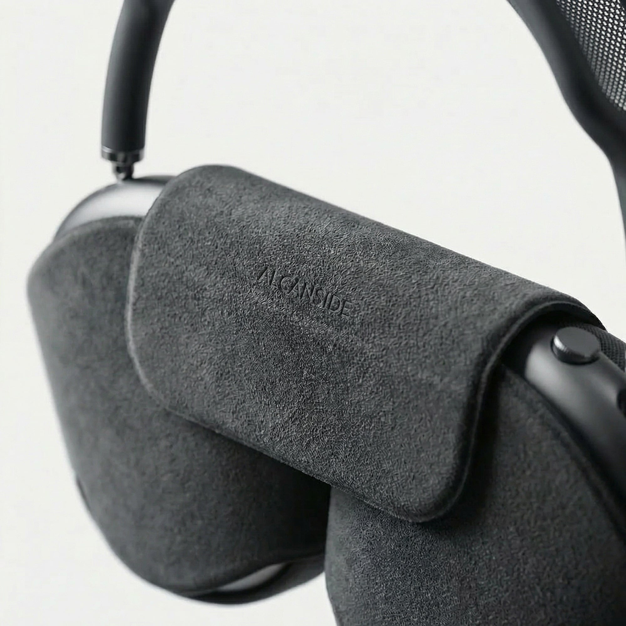 AirPods Max Alcantara Smart Case - Space Grey - Alcanside