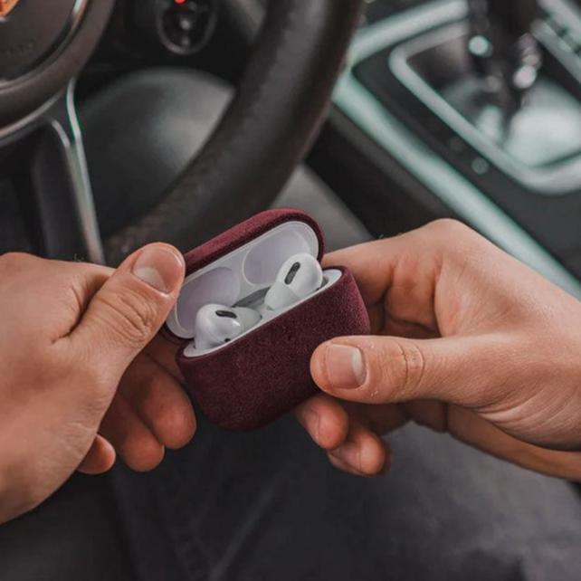 AirPods Pro Alcantara Case - Wine Red - Alcanside